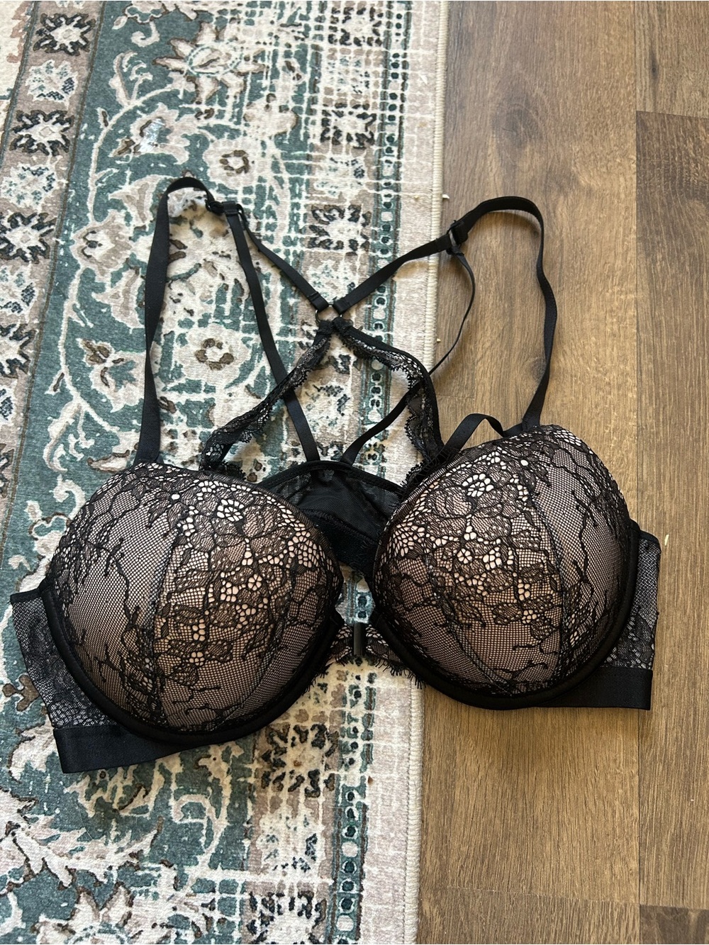Victoria’s Secret Very Sexy Black Lace Push Up Bra - Picture 1 of 3